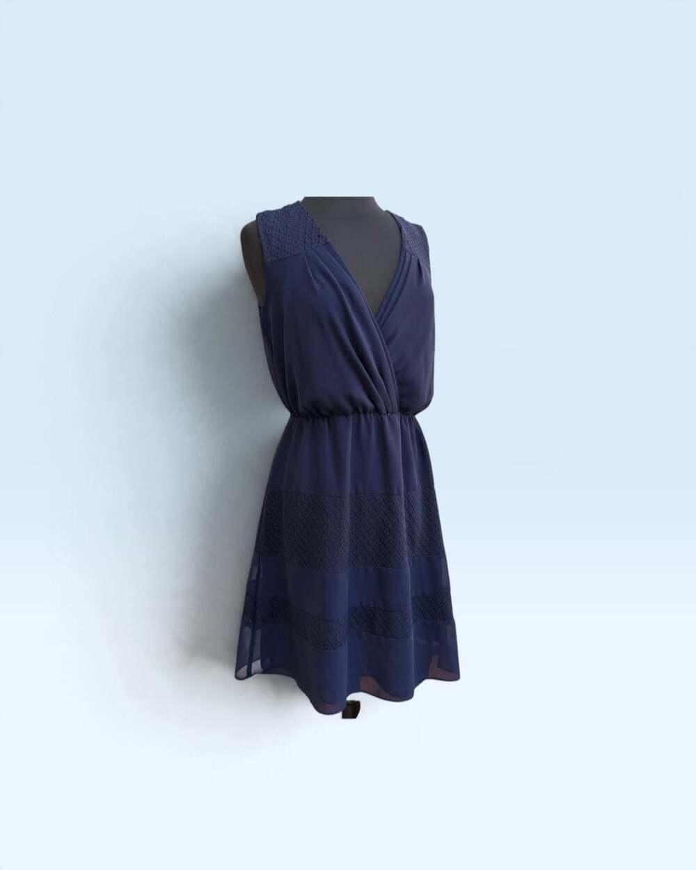 The Limited Women's Size 8 Navy Blue Sleeveless Lace Inset Chiffon Dress